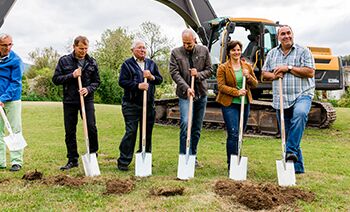 Spatenstich beim Wohnprojekt "Wohnen an der Lüssel" in Brislach